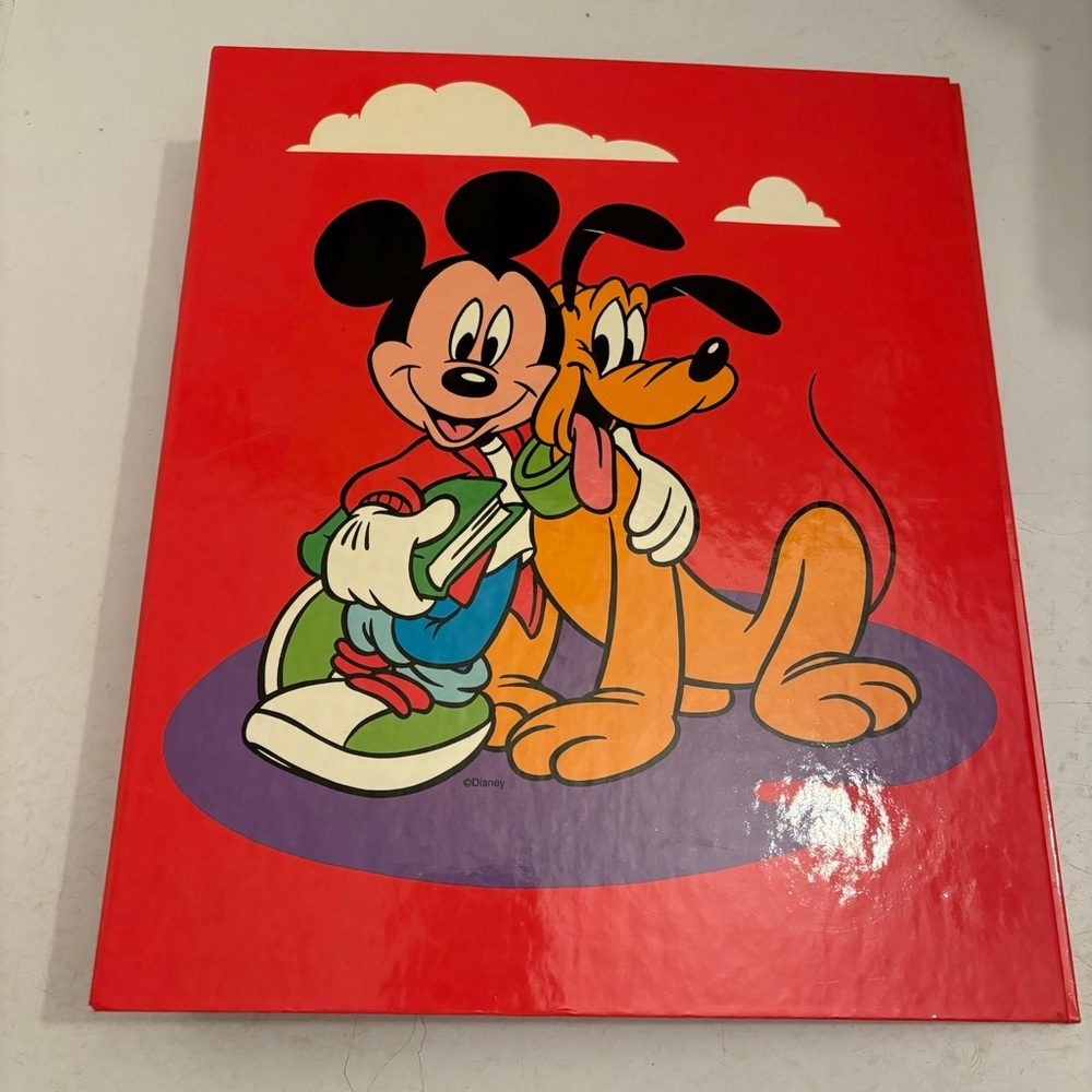 🇨🇦 Vintage Disney Mickey Mouse Pluto red 3 ring binder made in Montreal Canada